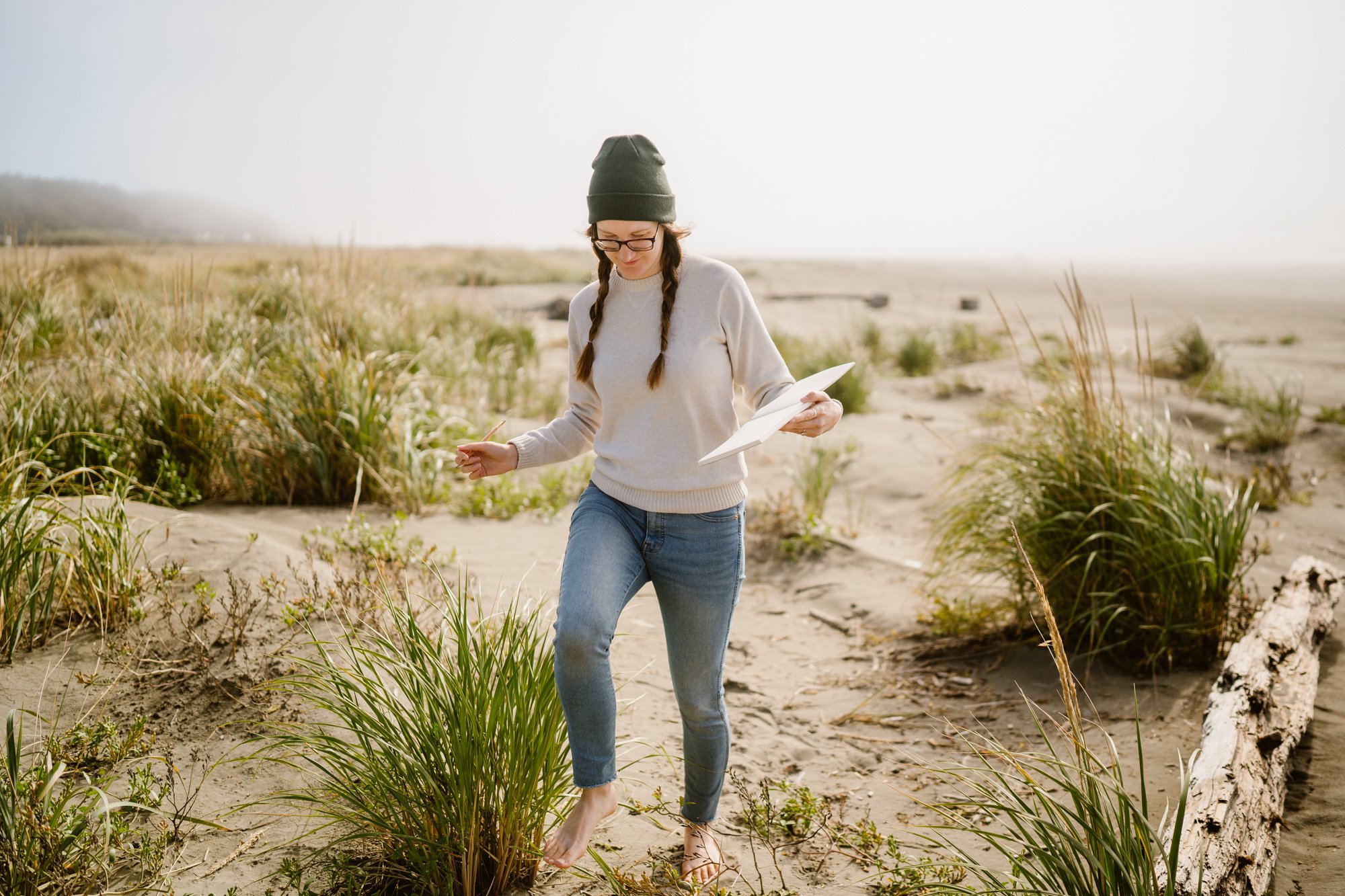 Jaclyn painting outdoors in Sweden